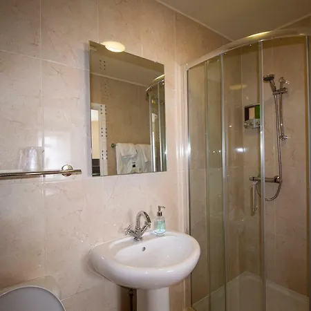 Stone House Farm Bed & Breakfast 4*